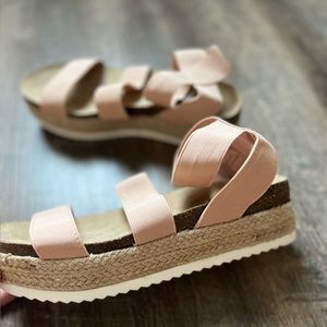 Women’s Summer Pink Platform Strappy Sandals Size 9